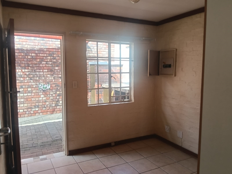 To Let 2 Bedroom Property for Rent in Pentagon Park Free State